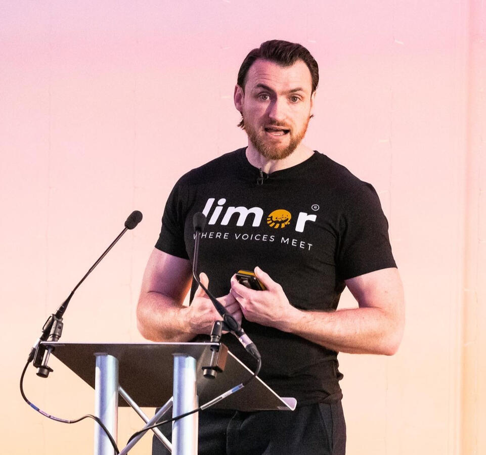 Shane Monahan speaking about the power of podcasting &amp; social audio